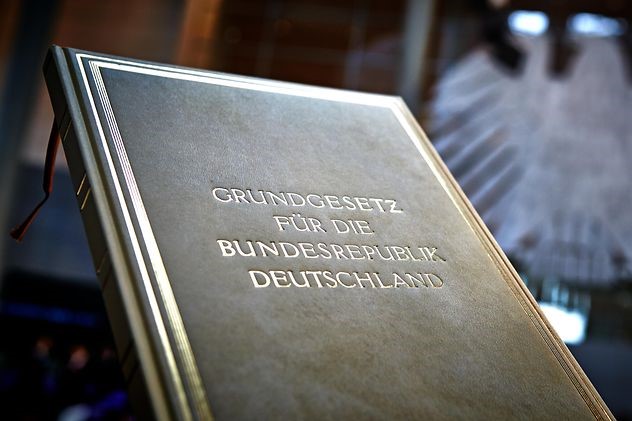 Towards entry "The German constitution turns 70: Interview with Mathias Rohe in WDR ZeitZeichen"